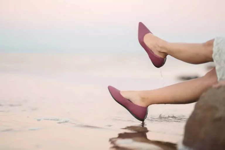 Buty damskie na każdą porę roku: najlepsze modele na wiosnę, lato, jesień i zimę